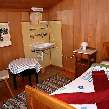 Apartment Sleeps 7 Wifi Gstaad