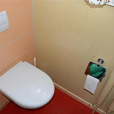 Apartment Sleeps 7 Wifi